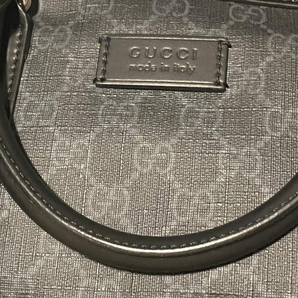 Gucci carry-on duffle bag (black)